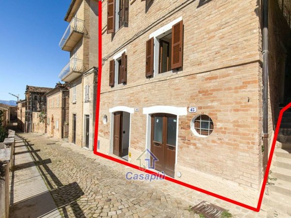 casa indipendente in vendita a Falerone