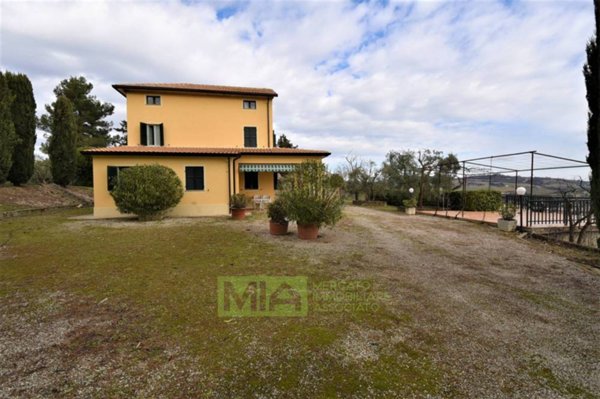 casa indipendente in vendita a Falerone