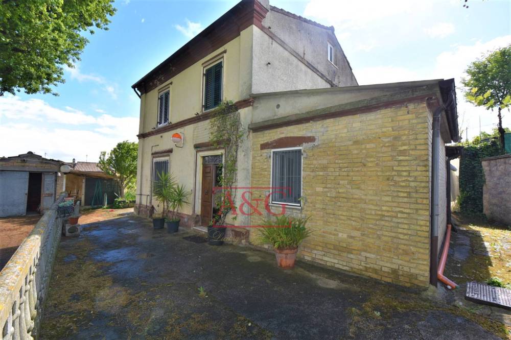 casa indipendente in vendita a Falerone