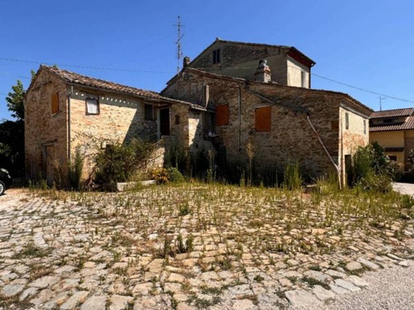 appartamento in vendita a Falerone in zona Piane di Falerone