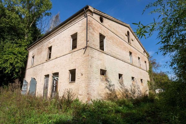 casa indipendente in vendita a Falerone