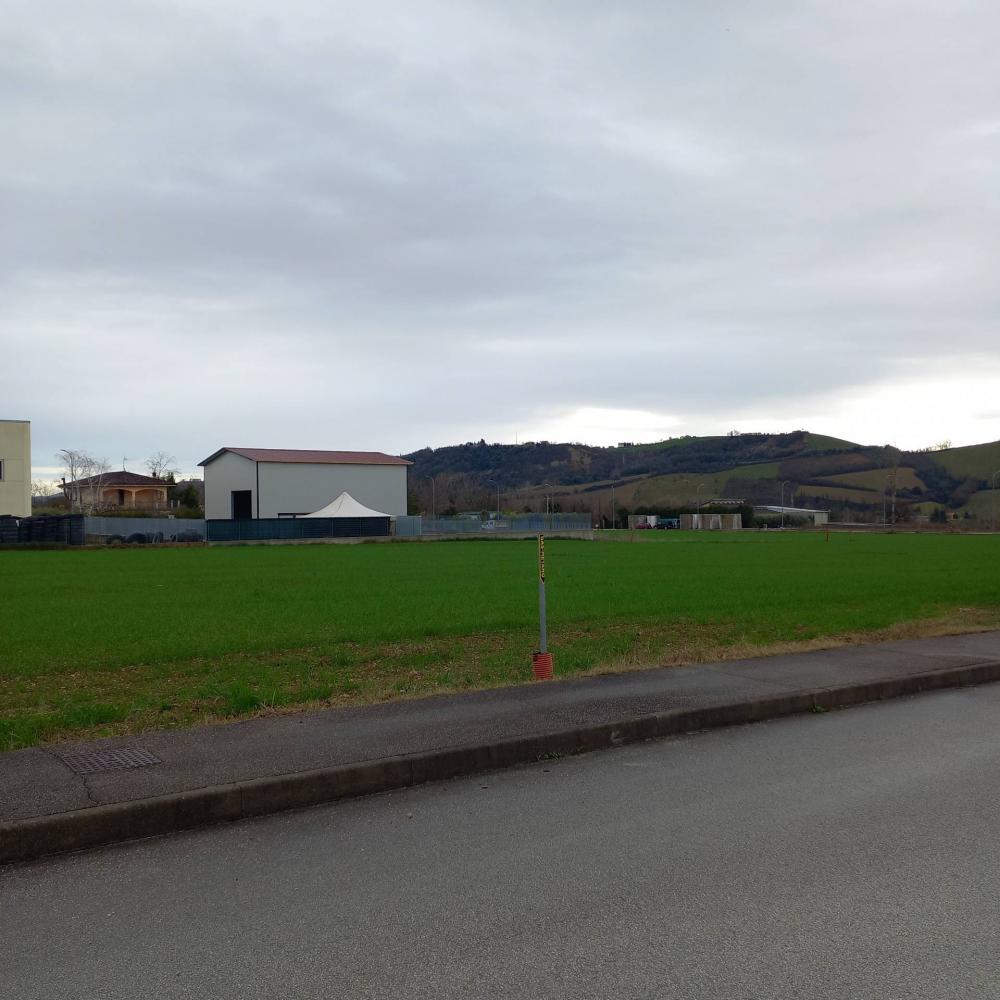 terreno edificabile in vendita a Falerone in zona Piane di Falerone