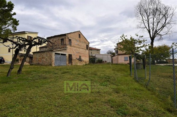 casa indipendente in vendita a Falerone in zona Piane di Falerone