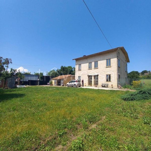 casa indipendente in vendita a Falerone in zona San Paolino