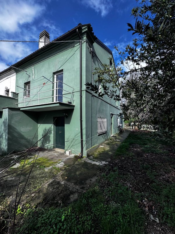 casa indipendente in vendita a Falerone