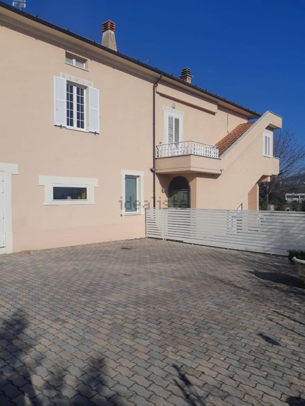 casa indipendente in vendita a Falerone
