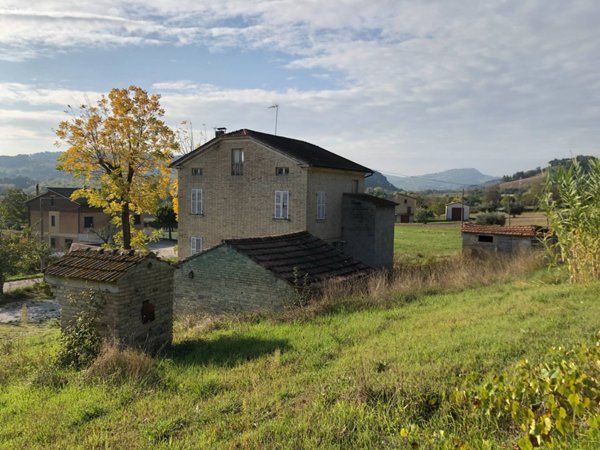 casa indipendente in vendita a Falerone in zona Piane di Falerone