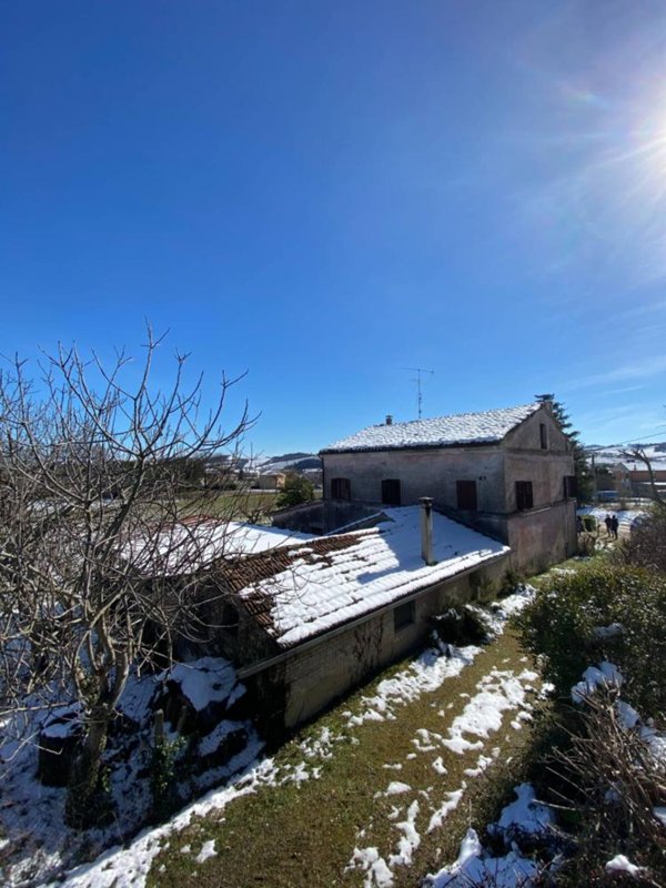 casa indipendente in vendita a Falerone in zona Piane di Falerone