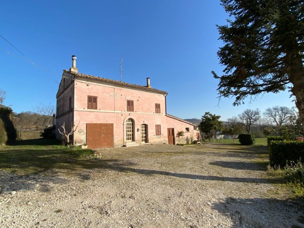 casa indipendente in vendita a Falerone in zona Piane di Falerone