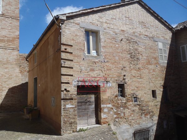 casa indipendente in vendita a Falerone