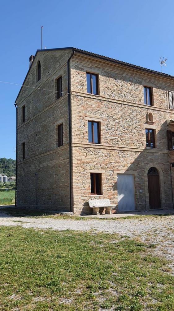 casa indipendente in vendita a Falerone