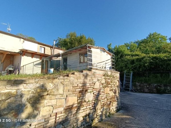 casa indipendente in vendita a Falerone