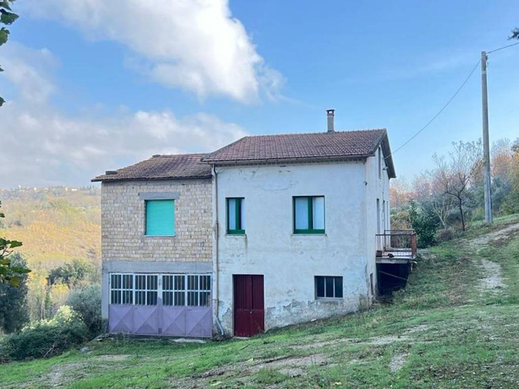 casa indipendente in vendita a Falerone