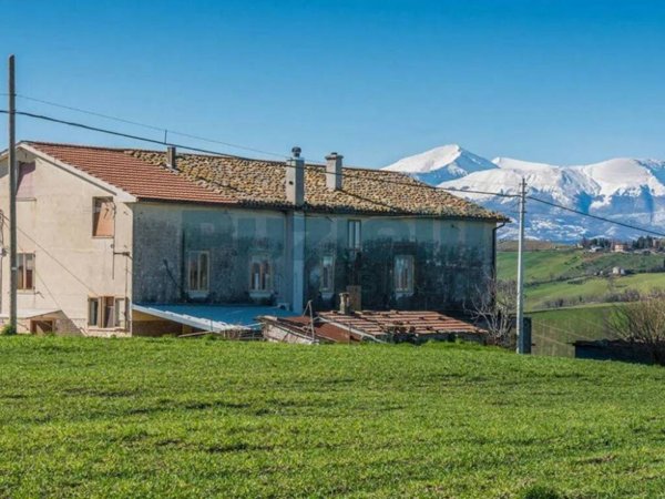 casa indipendente in vendita a Falerone