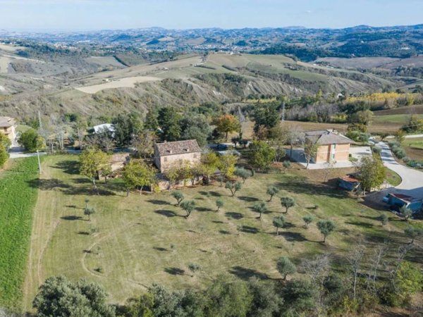 casa indipendente in vendita a Falerone