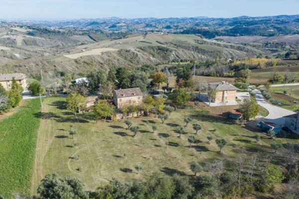 casa indipendente in vendita a Falerone