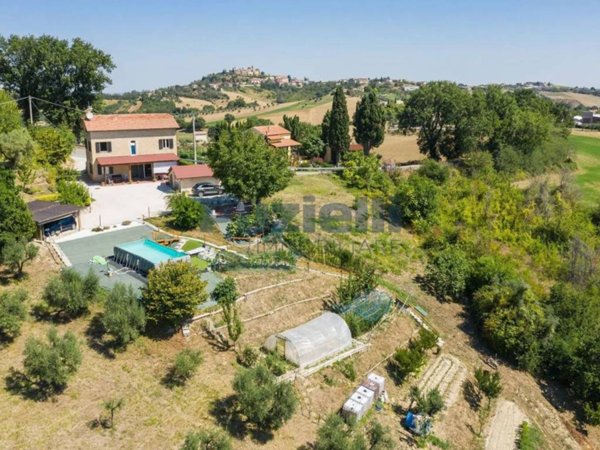 casa indipendente in vendita a Falerone
