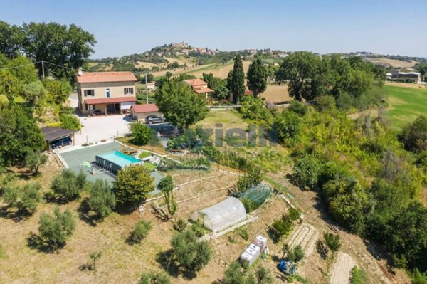 casa indipendente in vendita a Falerone