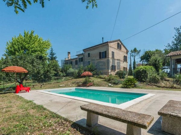 casa indipendente in vendita a Falerone