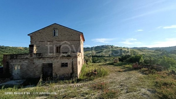 casa indipendente in vendita a Falerone in zona Salegnano