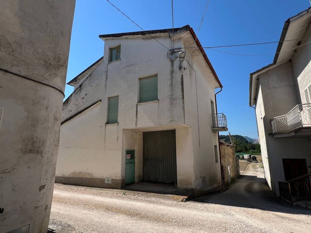 casa indipendente in vendita a Falerone in zona Piane di Falerone