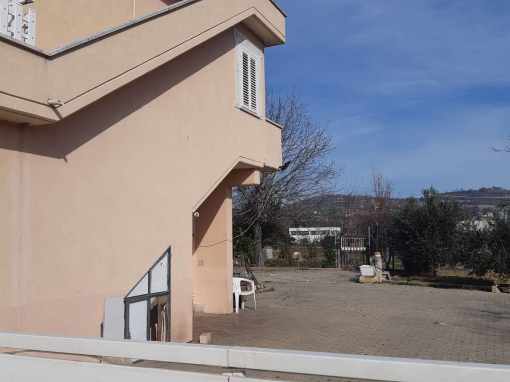 appartamento in vendita a Falerone in zona Piane di Falerone