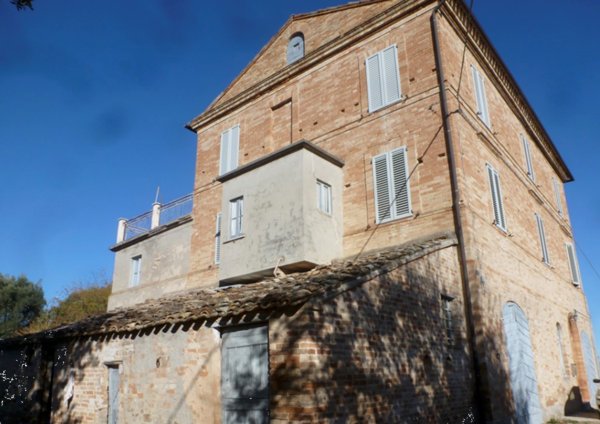 casa indipendente in vendita a Falerone