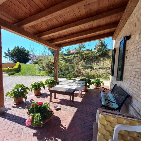 casa indipendente in vendita a Falerone