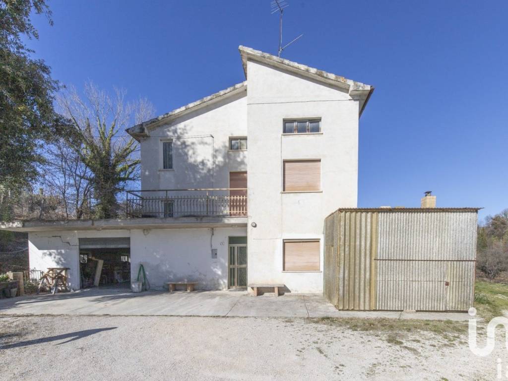 casa indipendente in vendita a Falerone