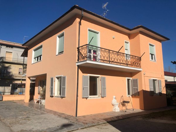 casa indipendente in vendita a Falerone in zona Piane di Falerone