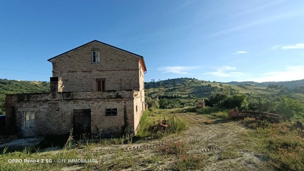 casa indipendente in vendita a Falerone in zona Salegnano