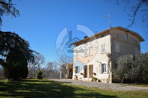 casa indipendente in vendita a Falerone