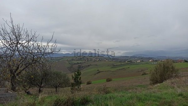 casa indipendente in vendita a Falerone