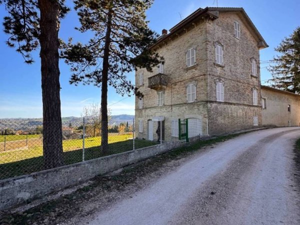 casa indipendente in vendita a Falerone in zona San Paolino