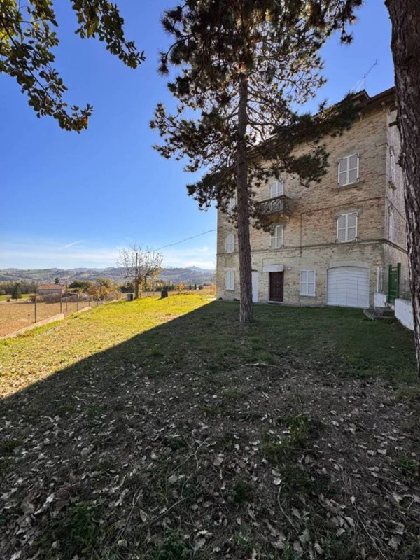 casa indipendente in vendita a Falerone in zona San Paolino