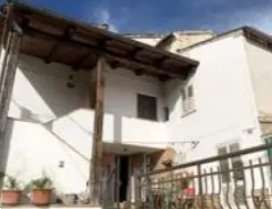casa indipendente in vendita a Falerone