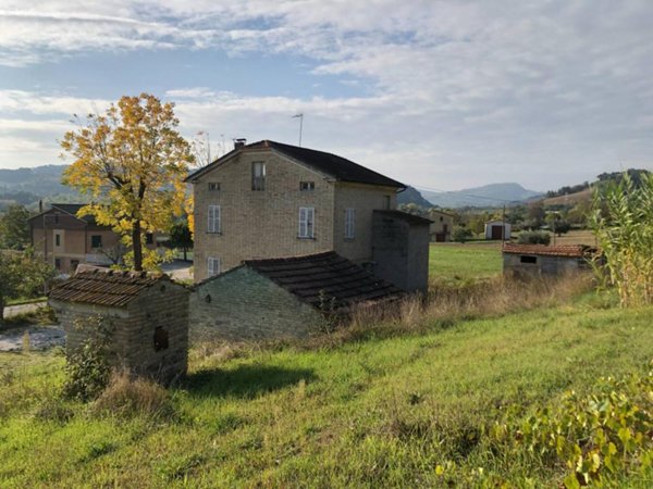 casa indipendente in vendita a Falerone in zona Piane di Falerone
