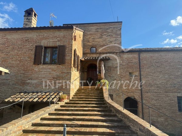 casa semindipendente in vendita a Falerone