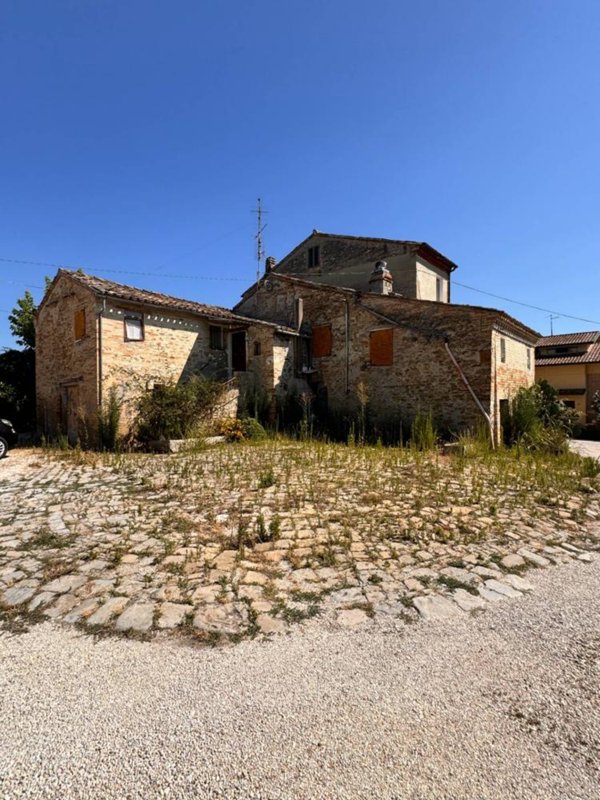 casa indipendente in vendita a Falerone in zona Piane di Falerone