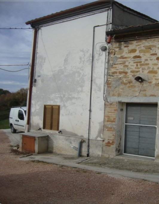 casa indipendente in vendita a Falerone