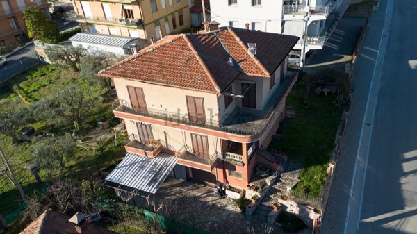 casa indipendente in vendita a Falerone