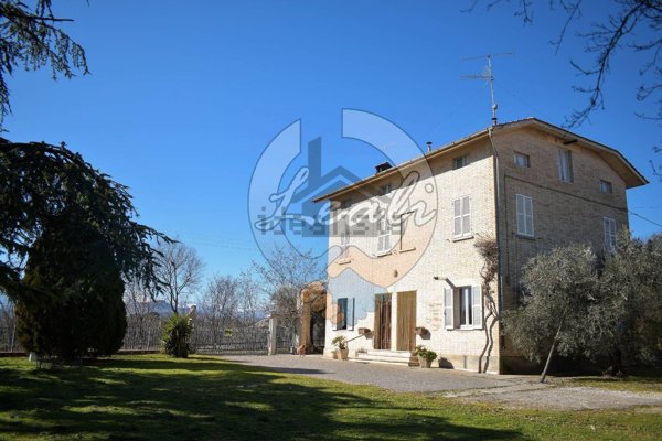 casa indipendente in vendita a Falerone