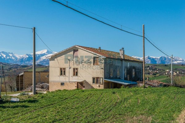 casa indipendente in vendita a Falerone