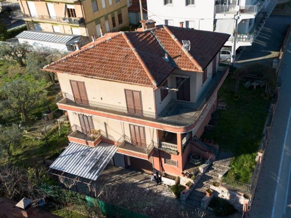 casa indipendente in vendita a Falerone