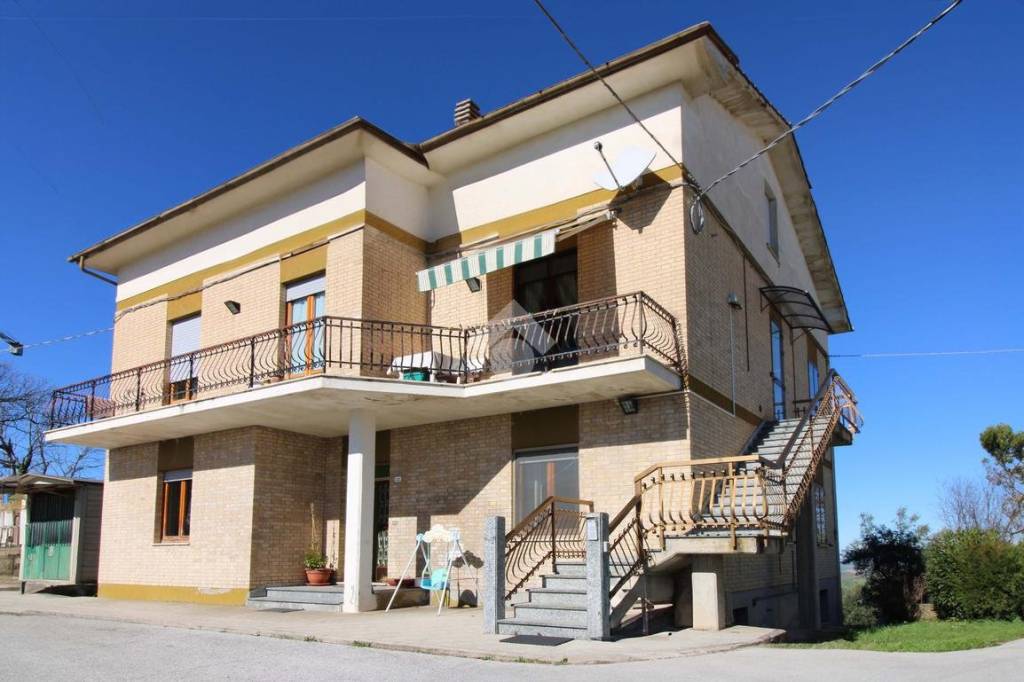 casa indipendente in vendita a Falerone