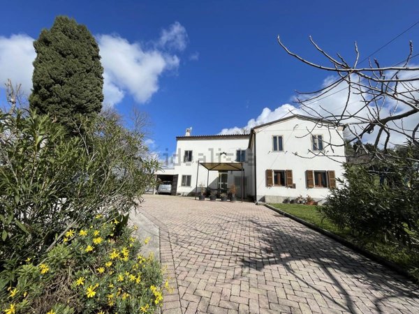 casa indipendente in vendita a Falerone