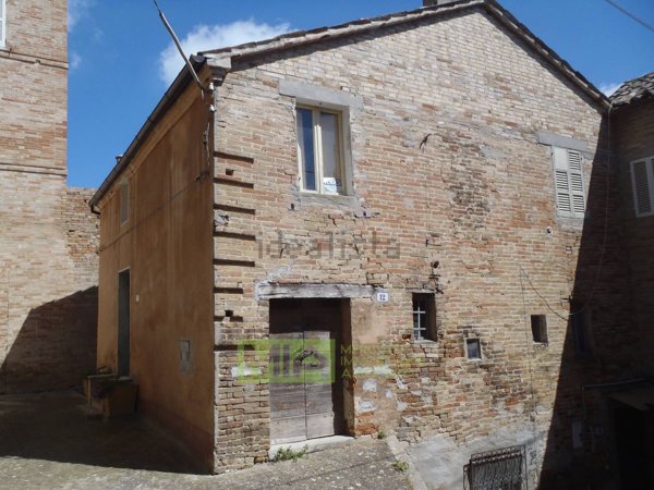 casa indipendente in vendita a Falerone