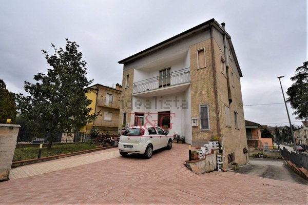 appartamento in vendita a Falerone in zona Piane di Falerone