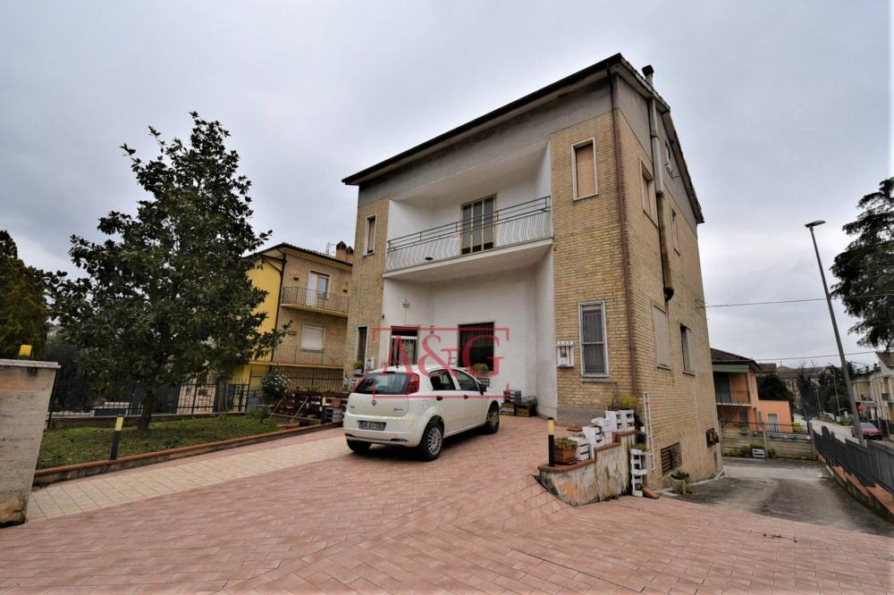 appartamento in vendita a Falerone in zona Piane di Falerone