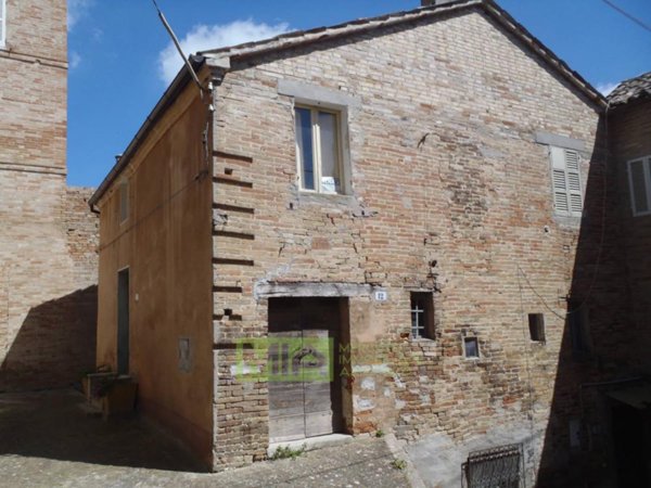 casa indipendente in vendita a Falerone